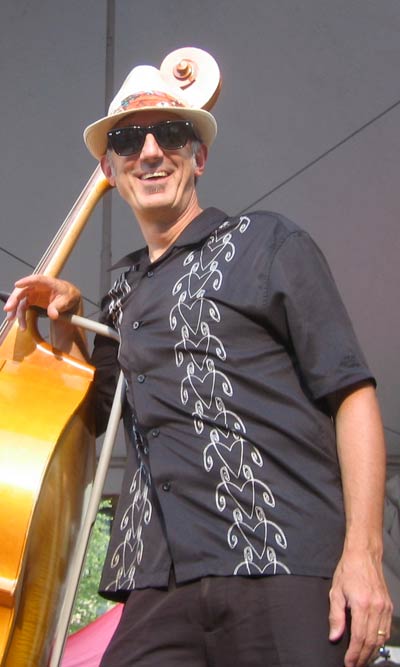 Scott with blonde Englehardt bass